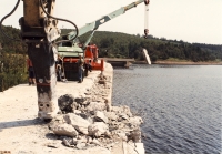 Rekonstrukce koruny hráze VD Fláje 1998